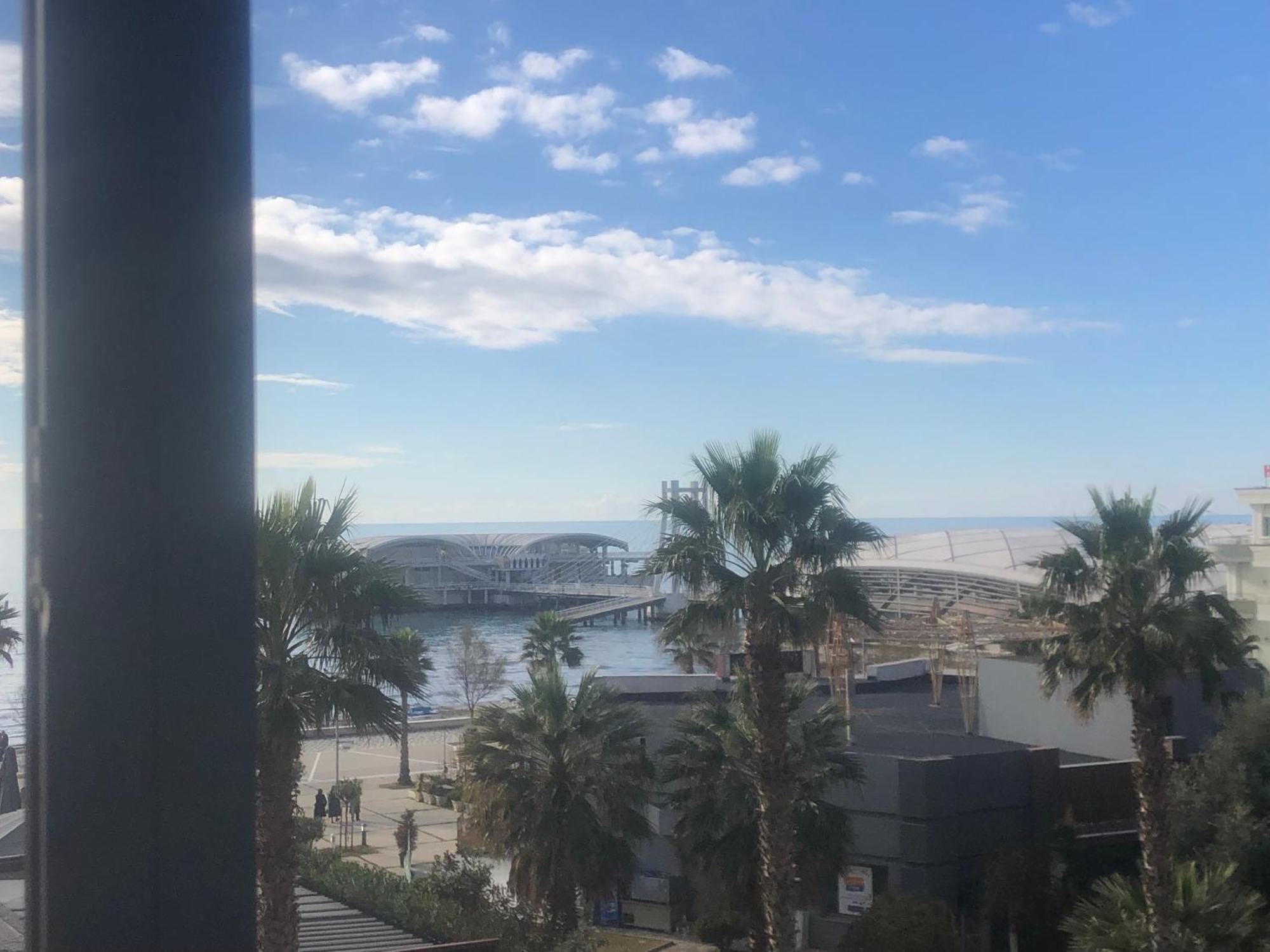 Vollga Four Seasons Apartment Durrës Buitenkant foto