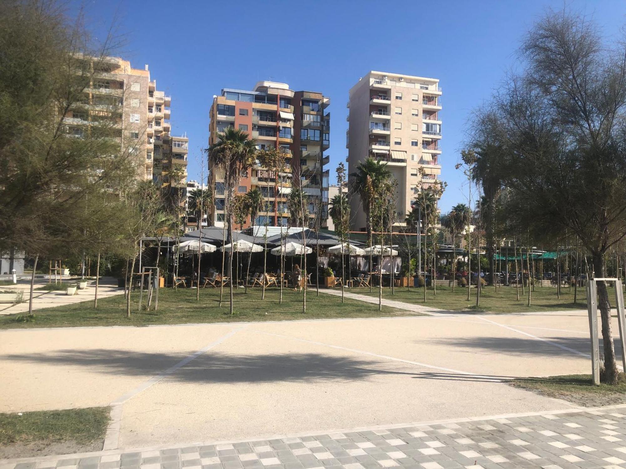Vollga Four Seasons Apartment Durrës Buitenkant foto