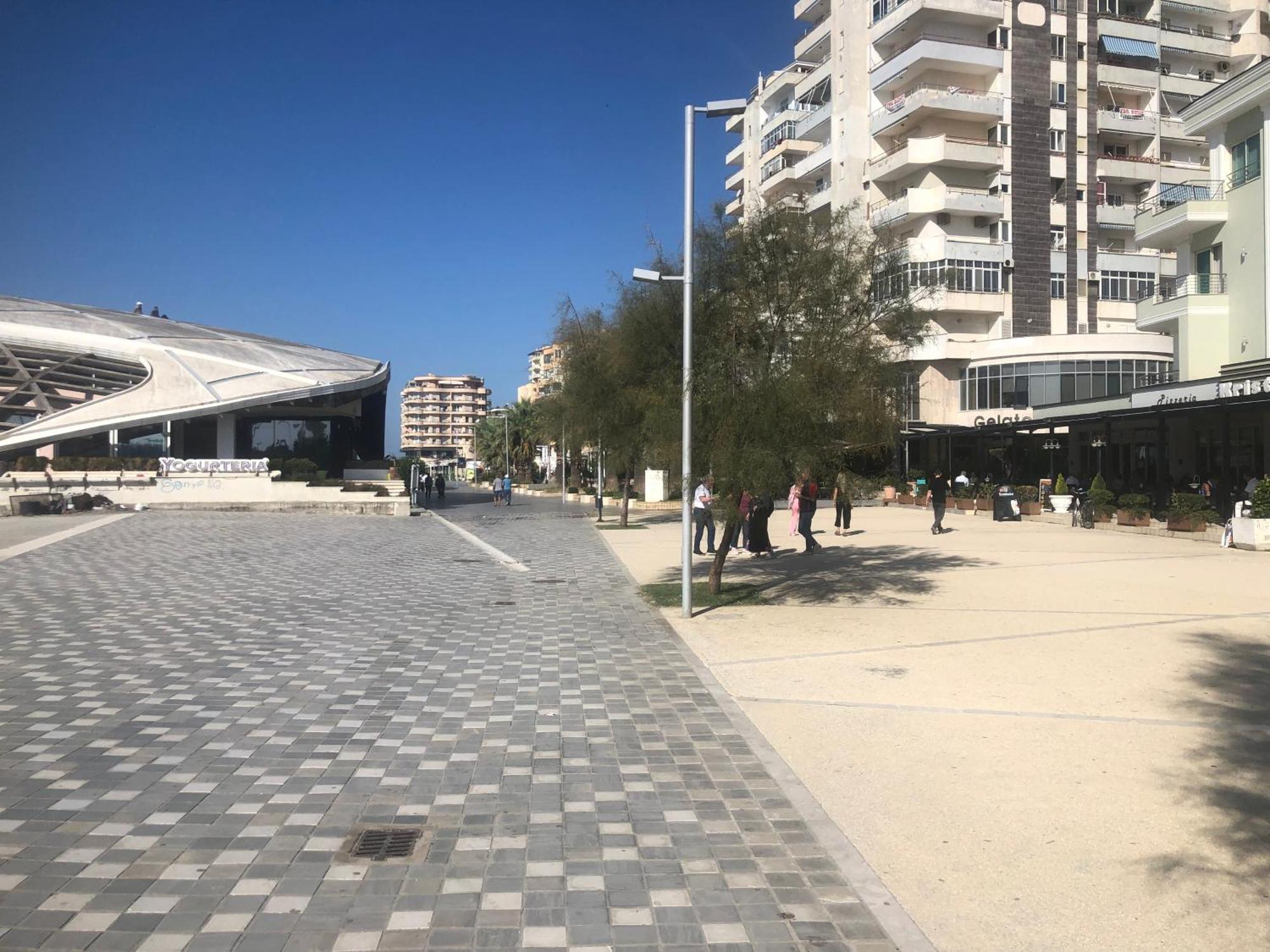 Vollga Four Seasons Apartment Durrës Buitenkant foto