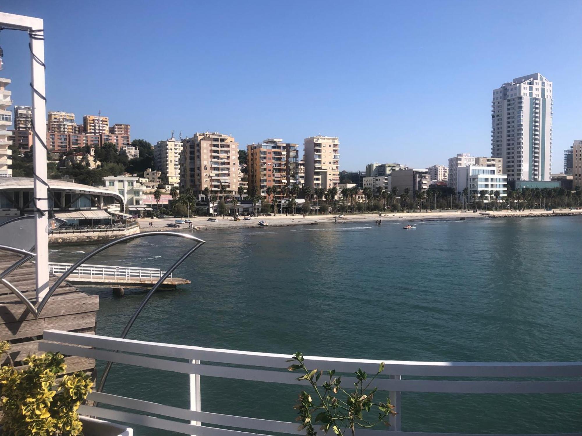 Vollga Four Seasons Apartment Durrës Buitenkant foto